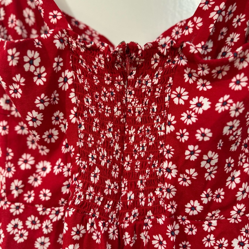 Reformation: Baldwin Dress. Size 2 Color: Red Daisy Dress - Picture 5 of 5